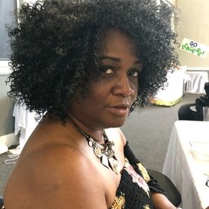 Meet your Posher, Sandra